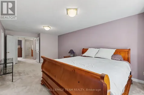 86 Winnegreen Court Ottawa ON K1G 5S4