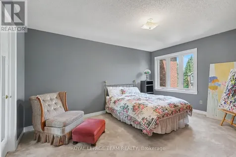 86 Winnegreen Court Ottawa ON K1G 5S4