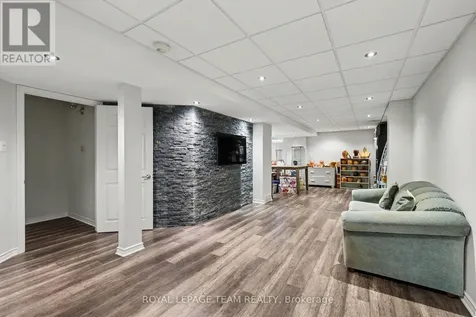 86 Winnegreen Court Ottawa ON K1G 5S4