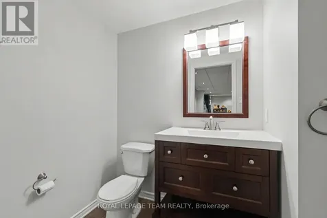 86 Winnegreen Court Ottawa ON K1G 5S4