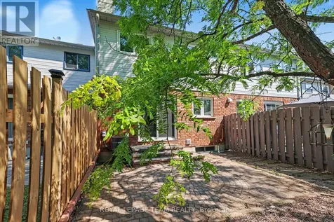 86 Winnegreen Court Ottawa ON K1G 5S4