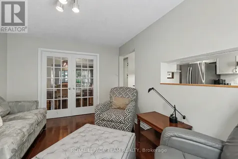 86 Winnegreen Court Ottawa ON K1G 5S4