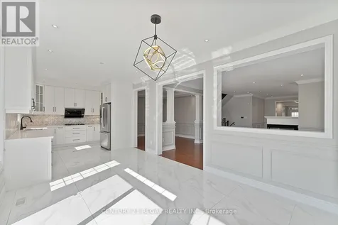 145 Roy Harper Avenue Aurora ON L4G 7C4