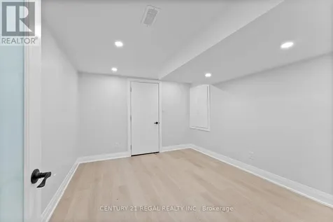 145 Roy Harper Avenue Aurora ON L4G 7C4