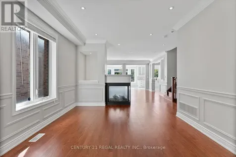 145 Roy Harper Avenue Aurora ON L4G 7C4