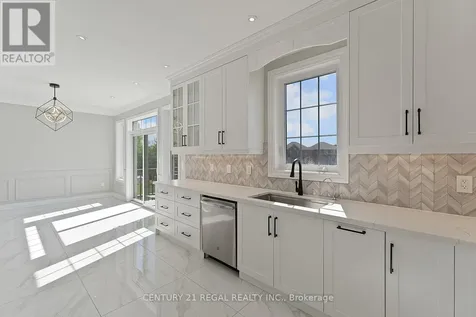 145 Roy Harper Avenue Aurora ON L4G 7C4