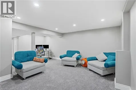 45 Sandra Crescent Grimsby ON L3M 4Y9