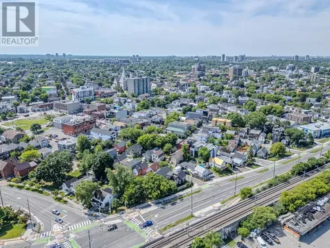 3 Hilda Street Ottawa ON K1Y 2B1