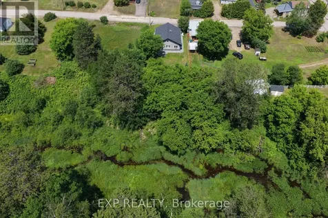 15 Zilney Street Madawaska Valley ON K0J 1B0