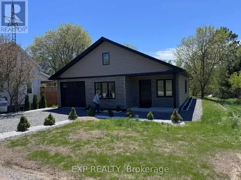 15 Zilney Street Madawaska Valley ON K0J 1B0
