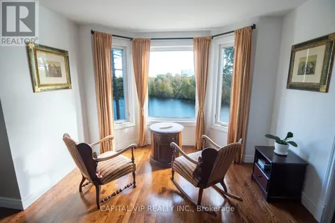 4 Wellsmere Court Ottawa ON K2E 8C2