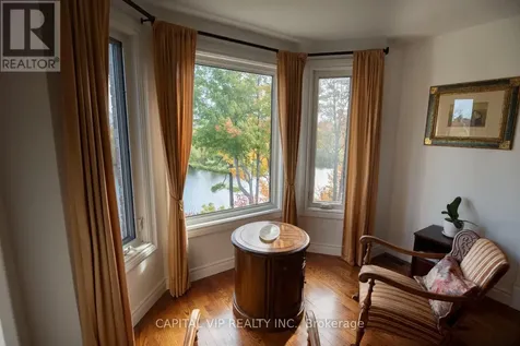 4 Wellsmere Court Ottawa ON K2E 8C2