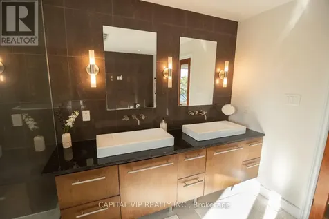 4 Wellsmere Court Ottawa ON K2E 8C2