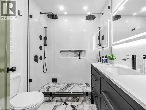 13 Swanhurst Boulevard Mississauga ON L5N 1B6