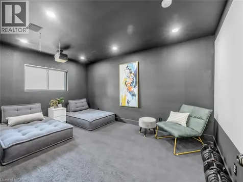 13 Swanhurst Boulevard Mississauga ON L5N 1B6