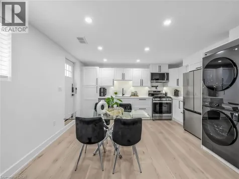13 Swanhurst Boulevard Mississauga ON L5N 1B6