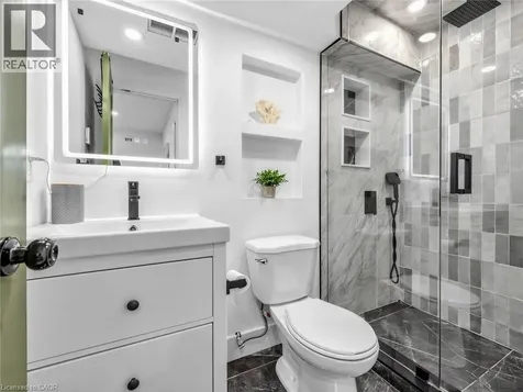 13 Swanhurst Boulevard Mississauga ON L5N 1B6