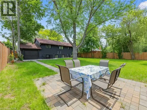 13 Swanhurst Boulevard Mississauga ON L5N 1B6