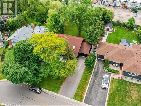 13 Swanhurst Boulevard Mississauga ON L5N 1B6