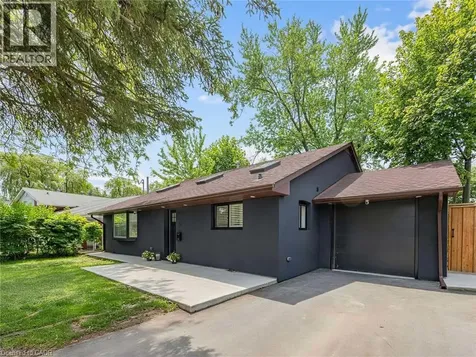 13 Swanhurst Boulevard Mississauga ON L5N 1B6