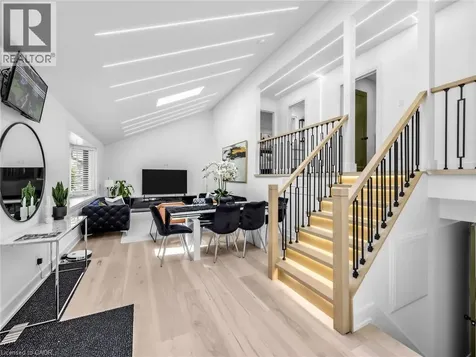 13 Swanhurst Boulevard Mississauga ON L5N 1B6