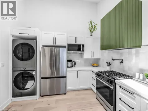 13 Swanhurst Boulevard Mississauga ON L5N 1B6