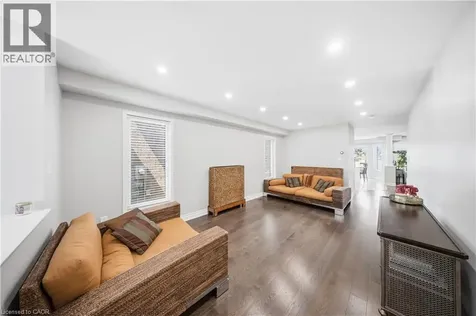 5875 Blue Spruce Avenue Burlington ON L7L 7N7
