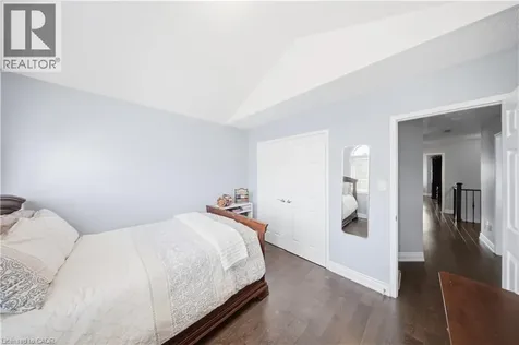 5875 Blue Spruce Avenue Burlington ON L7L 7N7