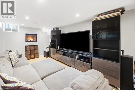 5875 Blue Spruce Avenue Burlington ON L7L 7N7