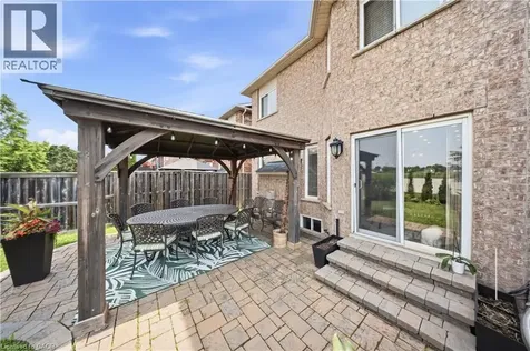5875 Blue Spruce Avenue Burlington ON L7L 7N7