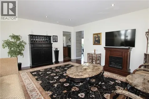 114 Blackburn Drive Brantford ON N3T 6S2