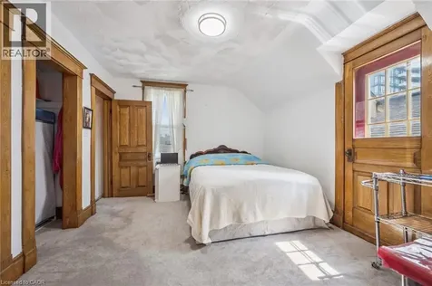 44 Walter Street Kitchener ON N2G 1S1