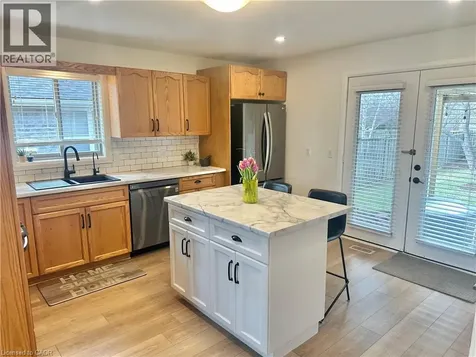 7 Spruce Grove Court Port Dover ON N0A 1N6