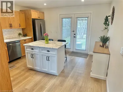 7 Spruce Grove Court Port Dover ON N0A 1N6
