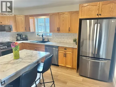 7 Spruce Grove Court Port Dover ON N0A 1N6