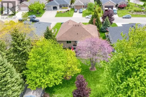 7 Spruce Grove Court Port Dover ON N0A 1N6