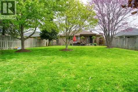 7 Spruce Grove Court Port Dover ON N0A 1N6