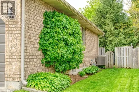 7 Spruce Grove Court Port Dover ON N0A 1N6