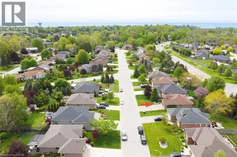 7 Spruce Grove Court Port Dover ON N0A 1N6