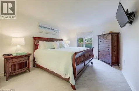 9 Pine Street Grand Bend ON N0M 1T0