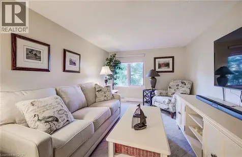 9 Pine Street Grand Bend ON N0M 1T0