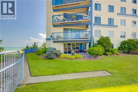 9 Pine Street Grand Bend ON N0M 1T0