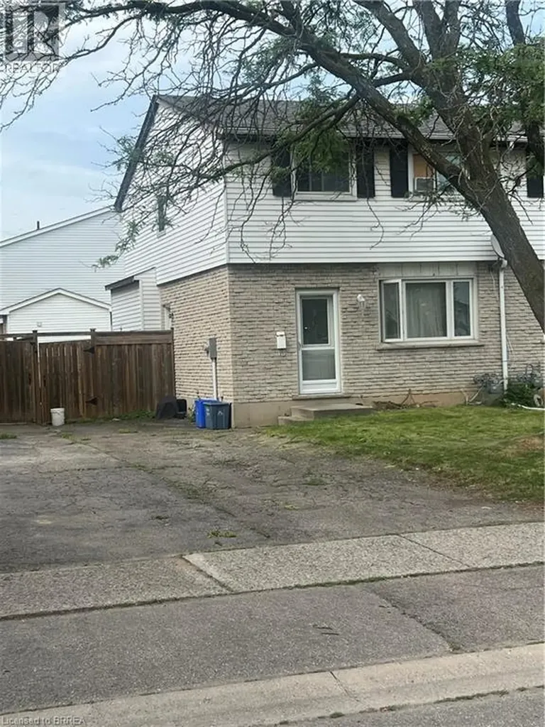35 Debby Crescent Brantford ON N3R 7A4