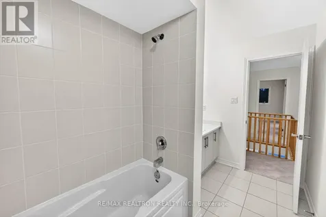 1 Wakefield Boulevard Essa (angus) ON L3W 0L7