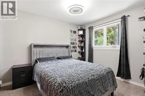 22 Mark Crescent Cambridge ON N1S 4A3