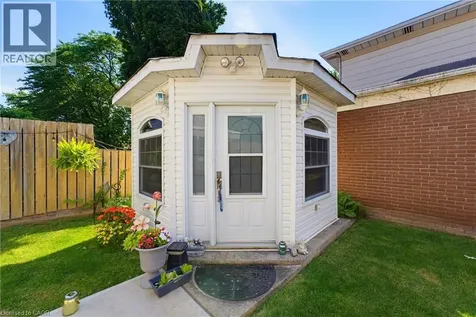 4078 Stephanie Street Burlington ON L7L 1X1