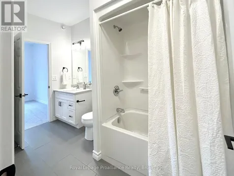 33 Athabaska Drive Belleville (thurlow Ward) ON K8N 0T1