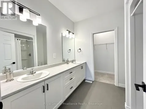 33 Athabaska Drive Belleville (thurlow Ward) ON K8N 0T1