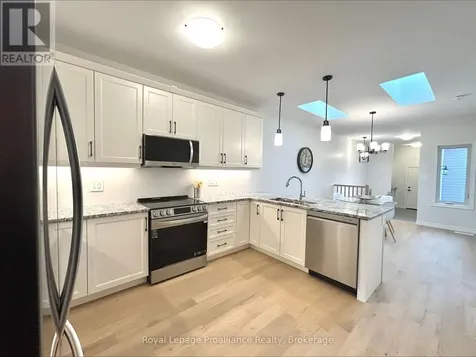 33 Athabaska Drive Belleville (thurlow Ward) ON K8N 0T1