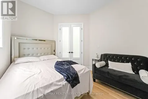 130 Pondcliffe Drive Kitchener ON N2R 0M4